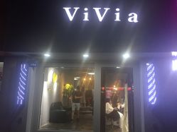 -茶发Salon·烫发染发理发