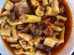 笋子烧牛肉-大邑李记肥肠血旺