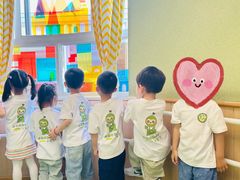 -上海青草地幼儿园