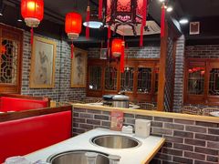 -鲁员外地锅鸡地锅鱼(古墩路店)