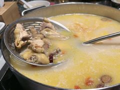 -尚尚仙·酸汤猪手·猪肚鸡火锅(华联万柳购物中心店)