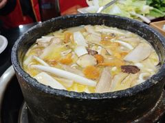 -南渝食府.墨脱石锅松茸鸡