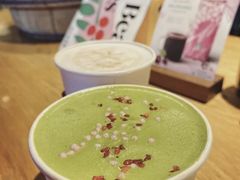 樱花草莓茶拿铁-星巴克(北京新东安)