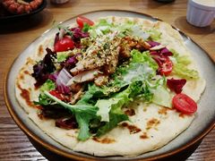 照烧鸡肉配牛油果拉法沙拉-HELLO 27 意面·沙拉·帕尼尼