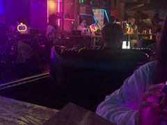 -UP嘻哈酒吧(粉巢店)