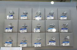 -威德钻石-克拉钻大本营(南京东路店)