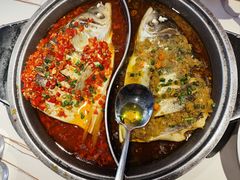 -阿瓦山寨·湘菜现炒·剁椒鱼头王(咸阳总店)
