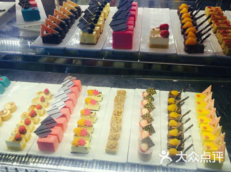 武汉世茂希尔顿酒店·汇全日餐厅甜品糕点图片 - 第1张