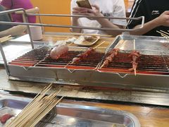 -哈尔滨小酒馆·鲜肉现穿自助烧烤(康新花园店)