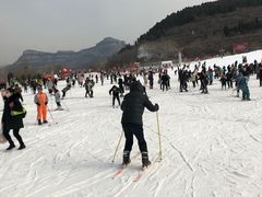 -济南卧虎山滑雪场