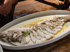 魁盛居私房蒸鲈鱼-魁盛居百年鲁菜馆(县西巷店)