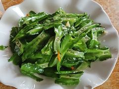 -黄记四更烤乳猪店