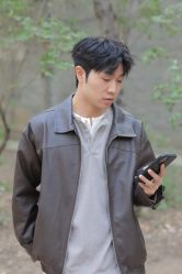 -一家只做男发烫染的店