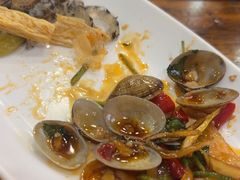 -哈尔滨小酒馆·鲜肉现穿自助烧烤(康新花园店)