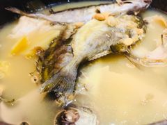 杂鱼煲-万山楼海鲜酒家·二十三年老字号