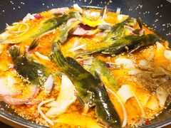 黄辣丁鲜鱼锅-小小河边鱼(天润城店)
