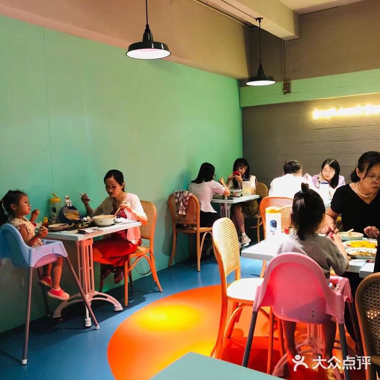 最近热到食欲全无，这个时候最适合来一顿酸甜清爽的泰式