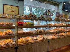 面包甜点陈列柜-新侨三宝乐面包店(崇文门店)