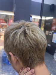 点击看大图 -藤野造型专业烫染接发