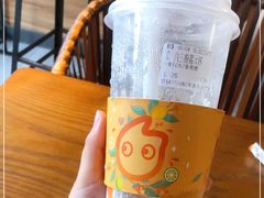 -CoCo都可(曹路宝龙广场店)