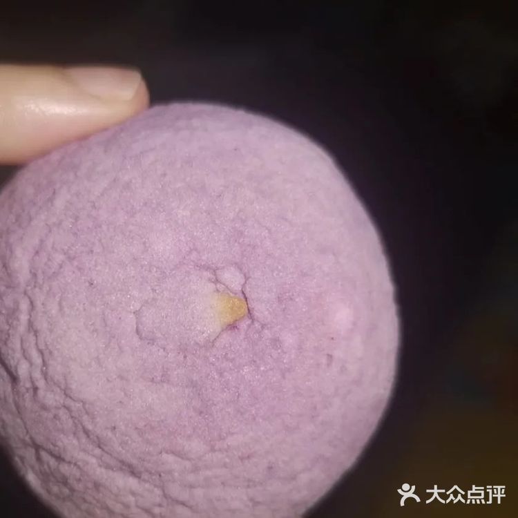 很喜欢有麦麸的皮，很香，相比芋泥的没那么甜 ​