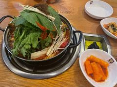 土豆排骨火锅-喇喇排骨火锅·传统韩式脊骨汤(望京西园总店)