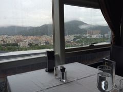 窗外-哈布斯扒房(华发商都店)