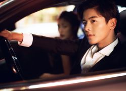 -易摄影婚纱摄影工作室