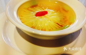 Chrysanthemum Mushroom Soup