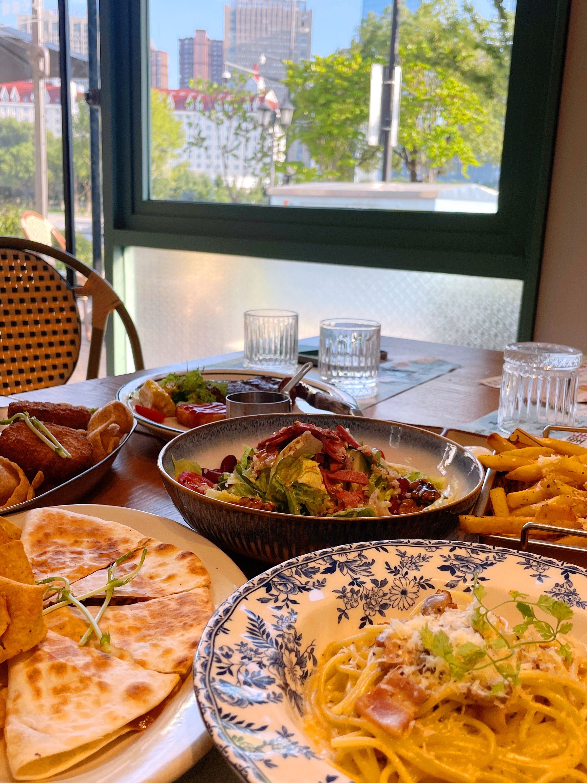 就在欧风街,合肥穷鬼有自己的萨莉亚