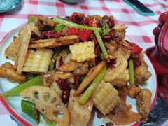 -羊家胡同·龙虾烧烤火锅(龙汇路店)