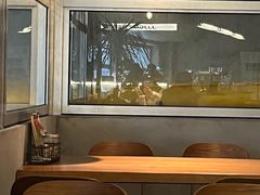 -三勾JJJ Burger&Coffee(梅溪湖店)