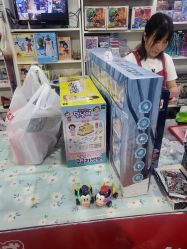 -逝水玩具折扣店