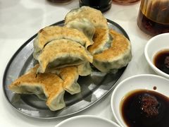 香煎鲜肉韭菜饺-芬芳甜品(体育东横街店)