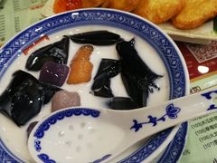 -赵记传承特色牛奶甜品(泉城广场店)