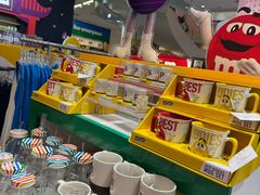 -m豆巧克力世界(上海世茂广场店)