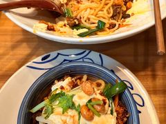 豆花米线-山茶云南菜(永安里店)