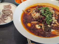 -川流不息·地道川菜·小龙虾(松东路店)