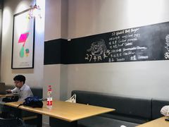 大堂-HELLO 27 意面·沙拉·帕尼尼