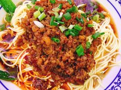 -渝之汇牛肉豌杂面