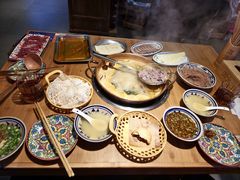 -洱火云南酸菜牛肉火锅(石景山当代商城店)