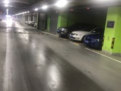 -大宁国际商业广场-地下停车库