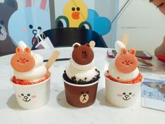 -LINE FRIENDS Garosu-gil Flagship Store