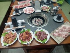 -七甲山烤肉(长白山奇石山珍根艺一条街店)