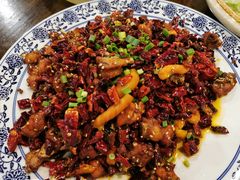 -黄桷树曹家私房菜(江与城店)