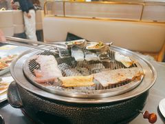 -围炉肉舍•炭烤活鳗•丹东海鲜烤肉(步行街店)