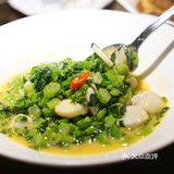 这里的萝卜干竟然塞进了臭豆腐里