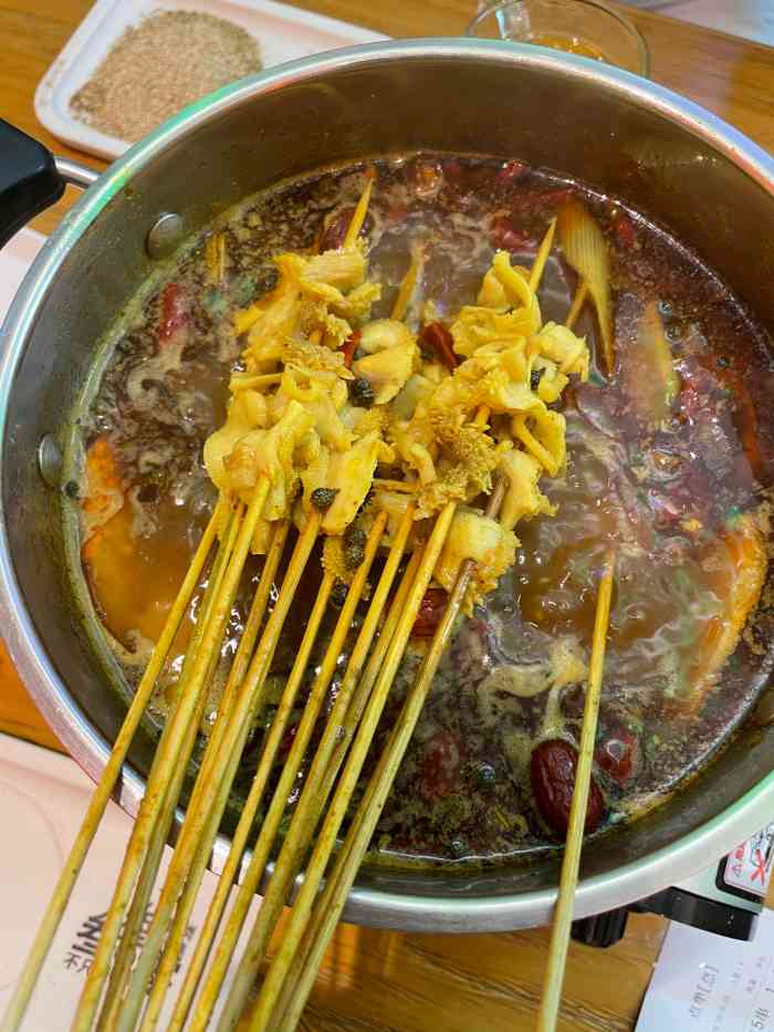 叁叁零鹤岗小串(双井店)-"总体来说不错,装修感觉很清新.食材还行,.