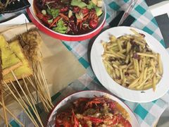 -老街烧烤大排档·地道湖北菜·龙虾馆(汉口火车站店)