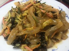 肉丝拉皮-兴国苑酒店